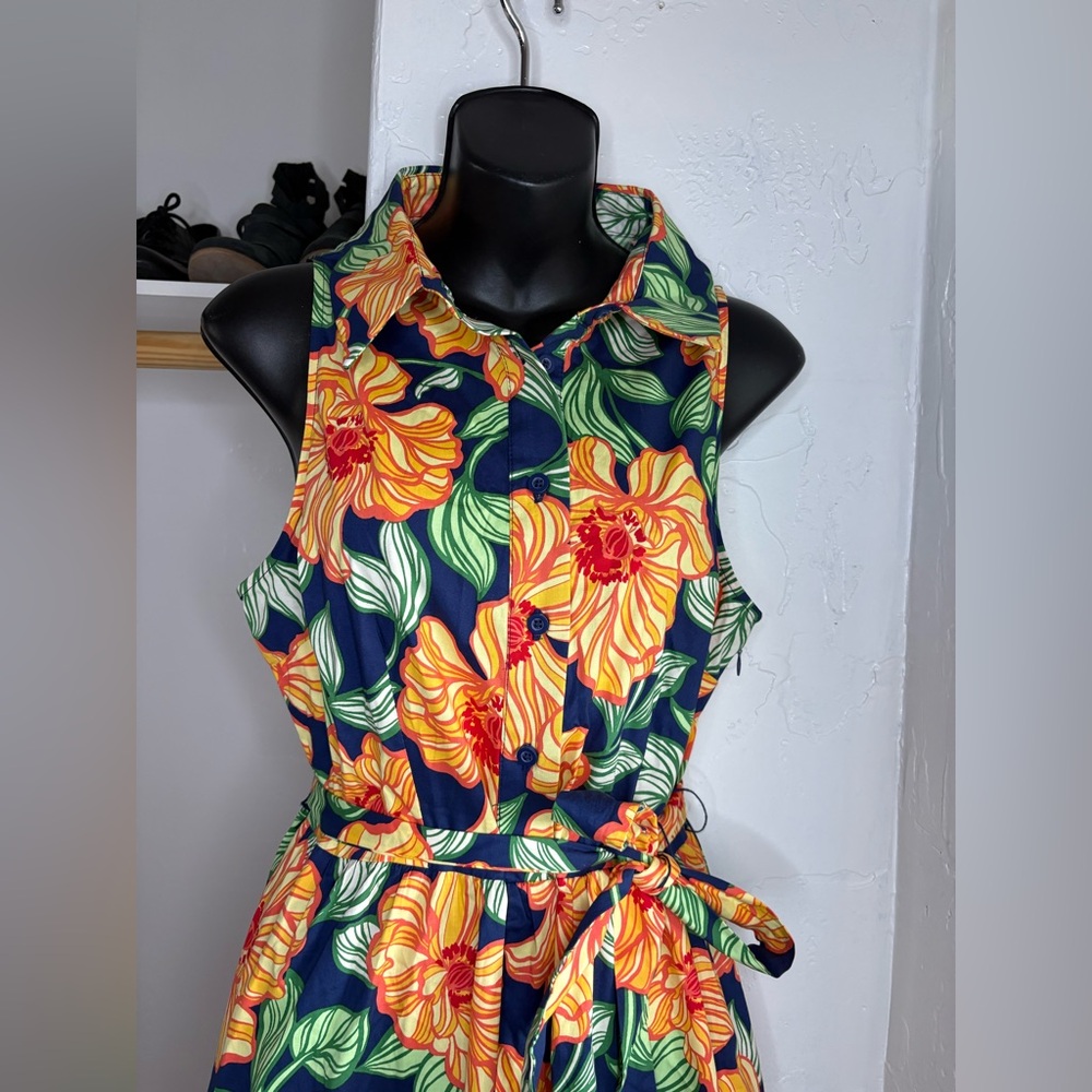 Maggy London Navy Floral Tie-Waist Sleeveless maxi dress with Yellow Flowers 10 - Picture 7 of 9